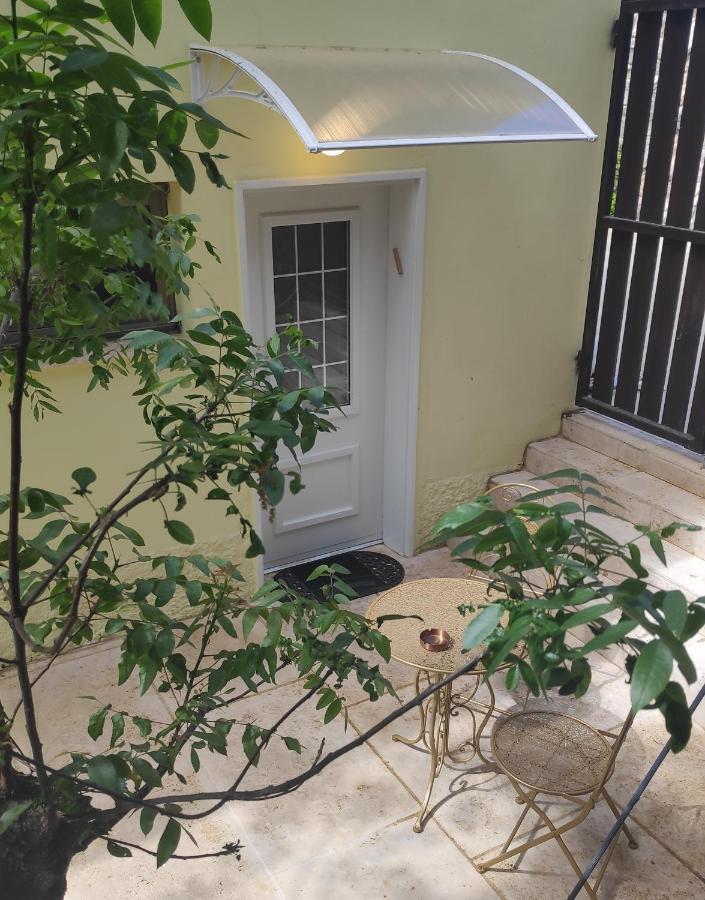 אחת ויחידה - One & Only Apartment Ma'alot-Tarșiha Exterior foto